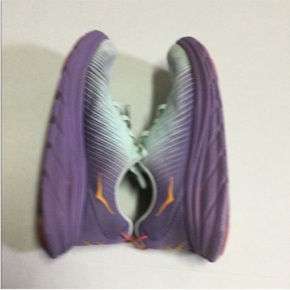 Hoka Sneakers 8.5 - Picture 2 of 9